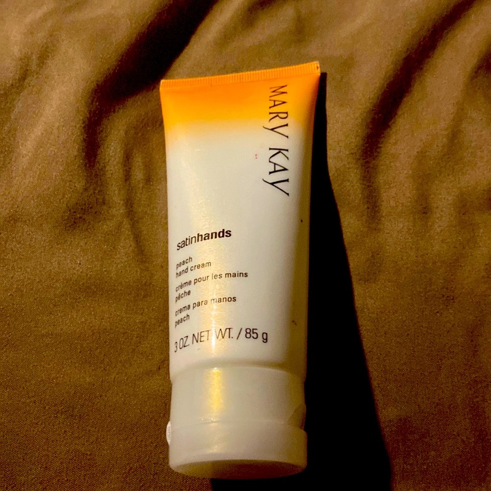 Mary Kay Satin Hands - Picture 1 of 1